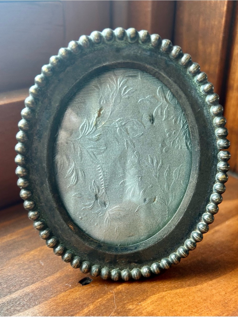 Vintage Antique Brass Beaded Oval Miniature Picture Frame Tabletop Stand 3x2.5